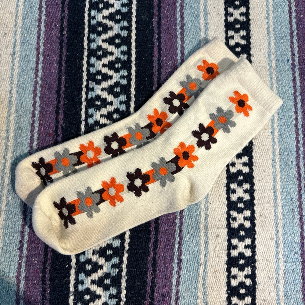 Cream Flower Socks